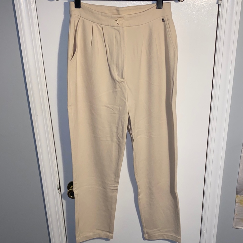 Bogner Pleated Beige High-Waisted Ankle Pant